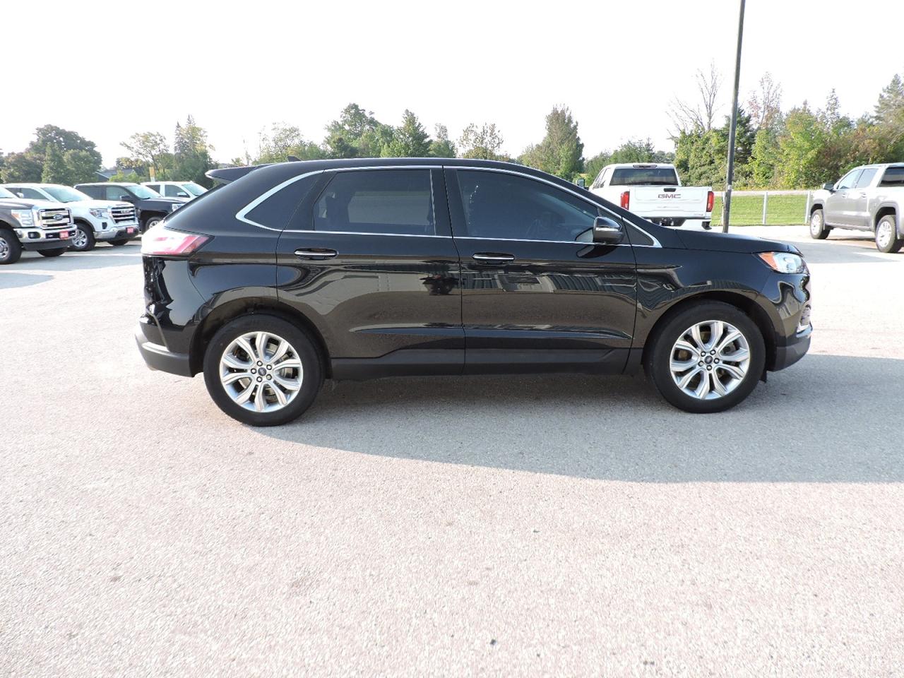 2022 Ford Edge Titanium AWD 2.0L Sunroof New Brakes 80000 KM Photo3