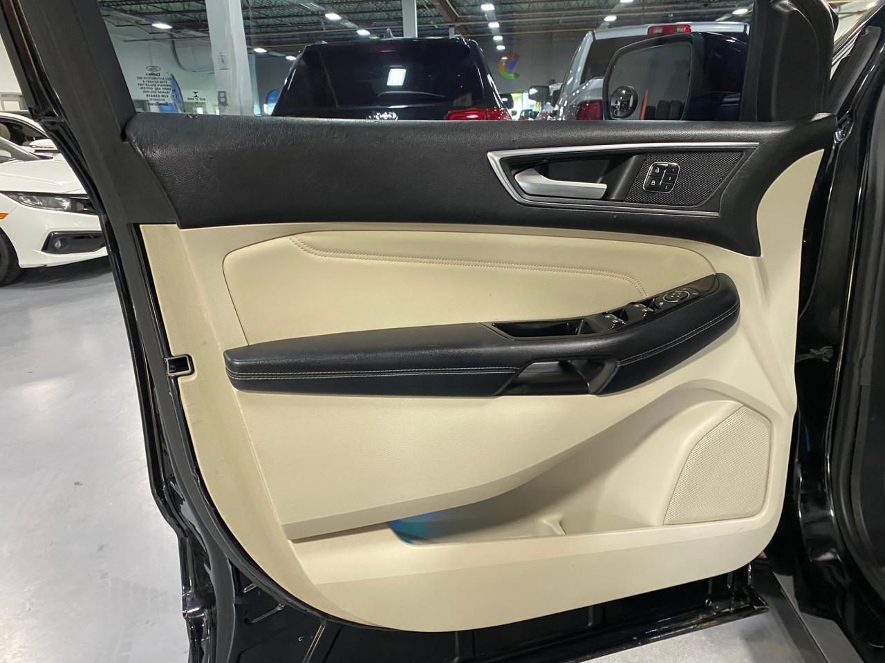 2016 Ford Edge Titanium - Photo #11