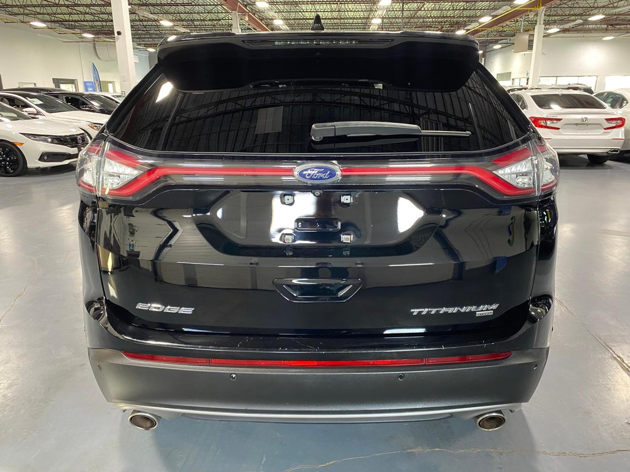 2016 Ford Edge Titanium Photo3