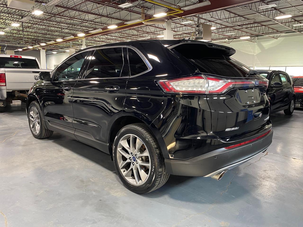 2016 Ford Edge Titanium - Photo #3