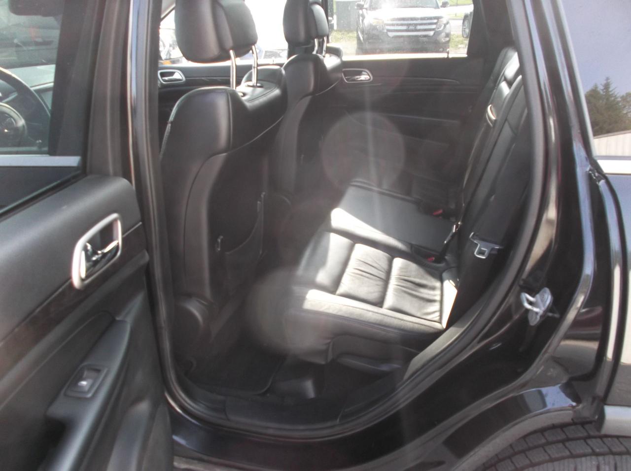 2012 Jeep Grand Cherokee AWD LAREDO - Photo #7