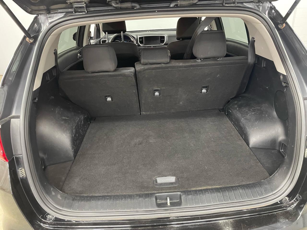 2020 Kia Sportage LX | AWD | TRAILER HITCH | BLIND-SPOT MONITORS Photo