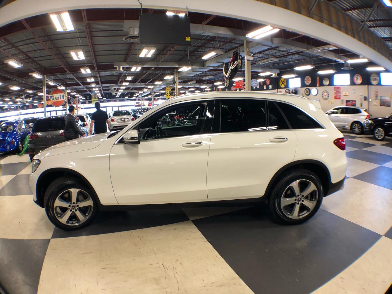 2019 Mercedes-Benz GLC-Class 300 4MATIC LEATHER PAN/ROOF NAVI B/SPOT CAMERA Photo3