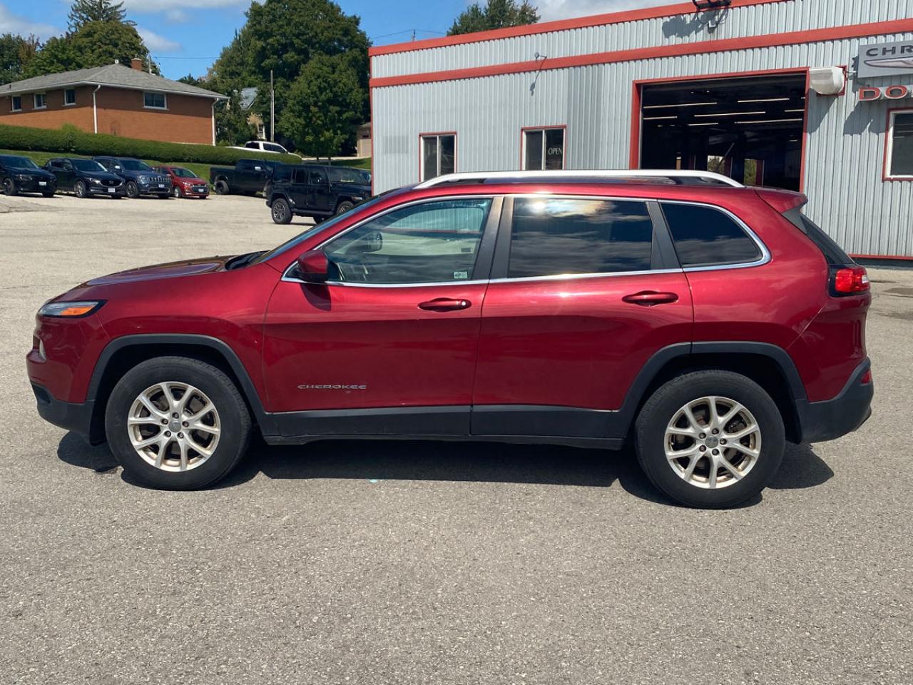 2015 Jeep Cherokee 4WD 4dr North Clean CarFax Financing Trades OK! - Photo #6