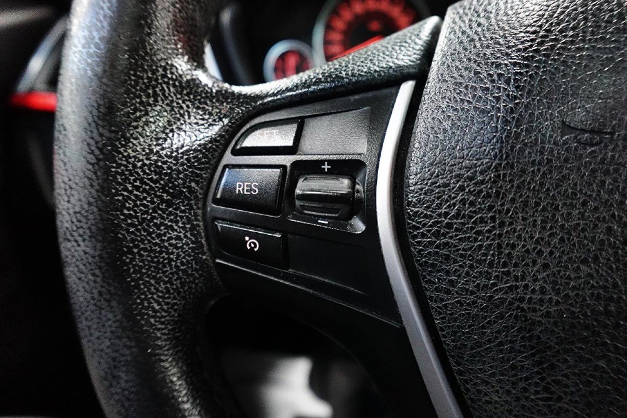 2016 BMW 3 Series 320i xDrive WELL MAINTAIN,AWD,MANGER SPACIAL - Photo #30