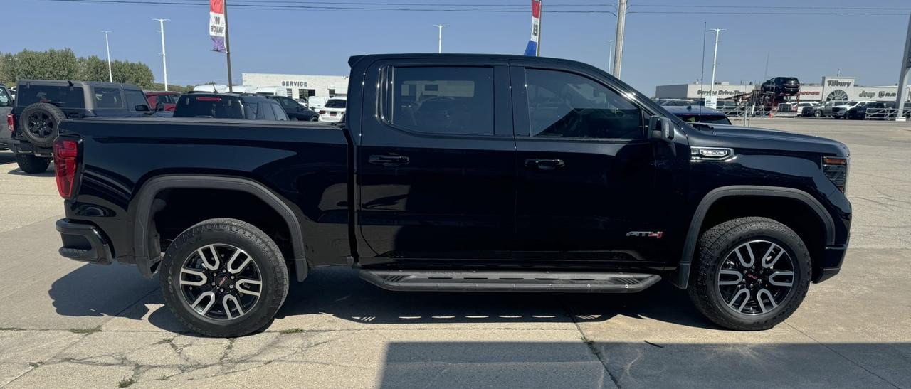 2024 GMC Sierra 1500 AT4 Photo