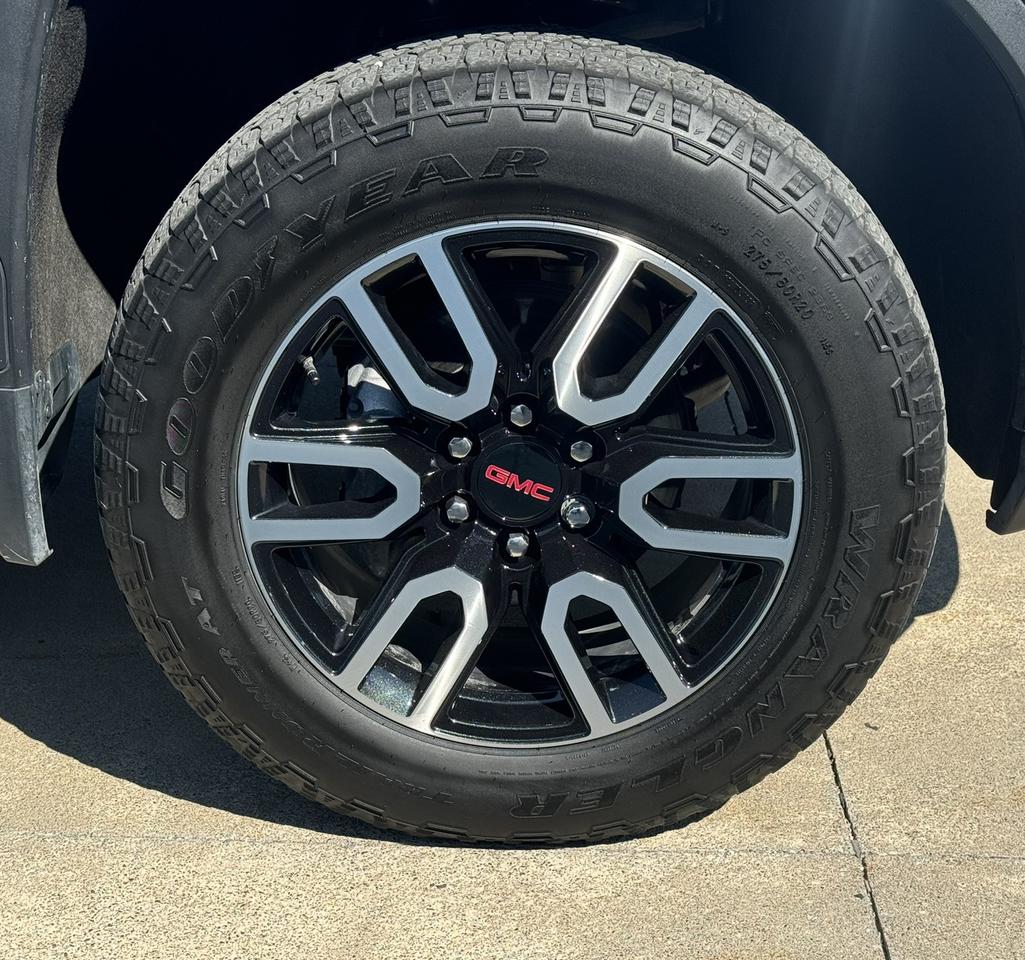 2024 GMC Sierra 1500 AT4 Photo