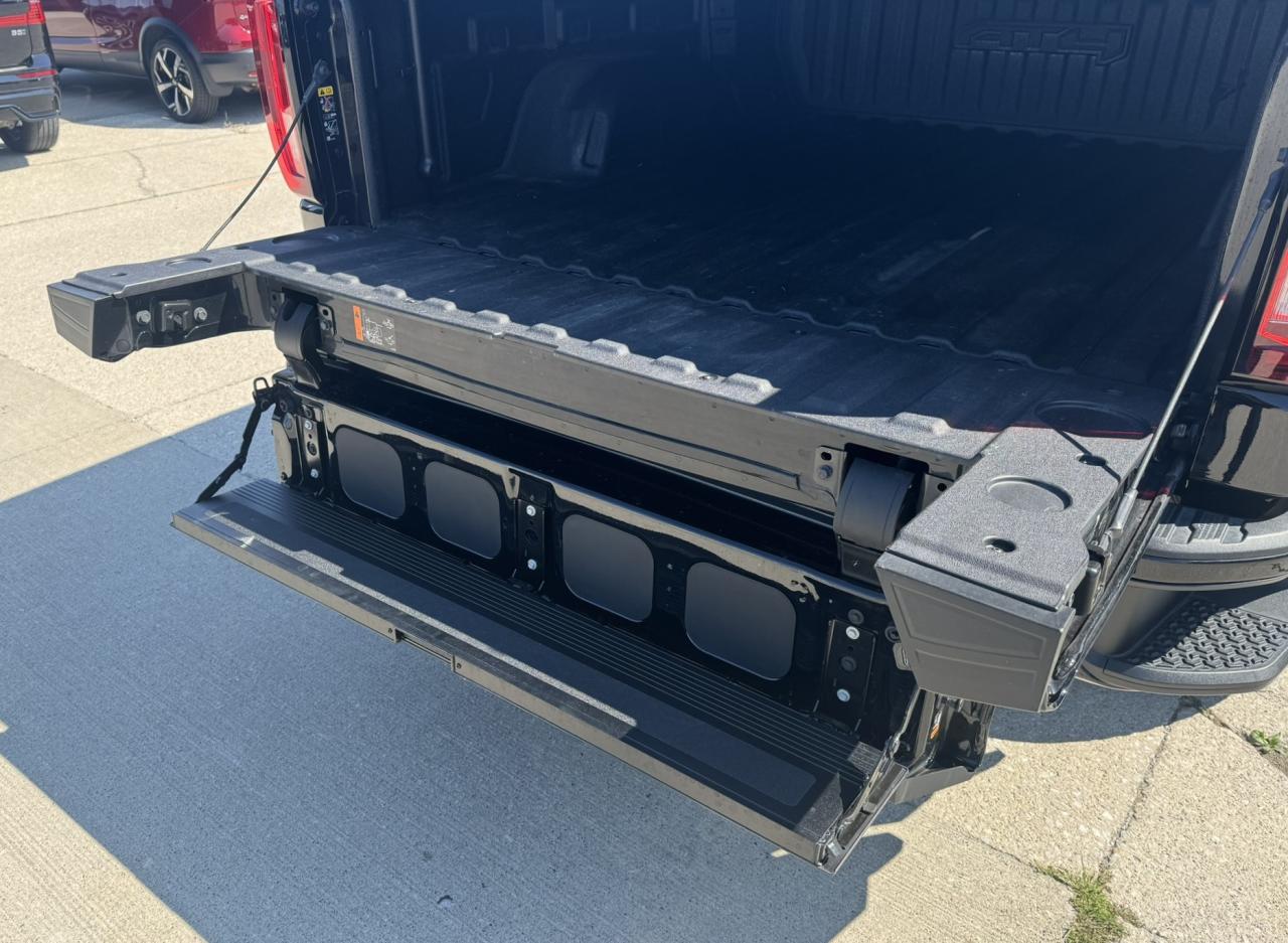 2024 GMC Sierra 1500 AT4 Photo