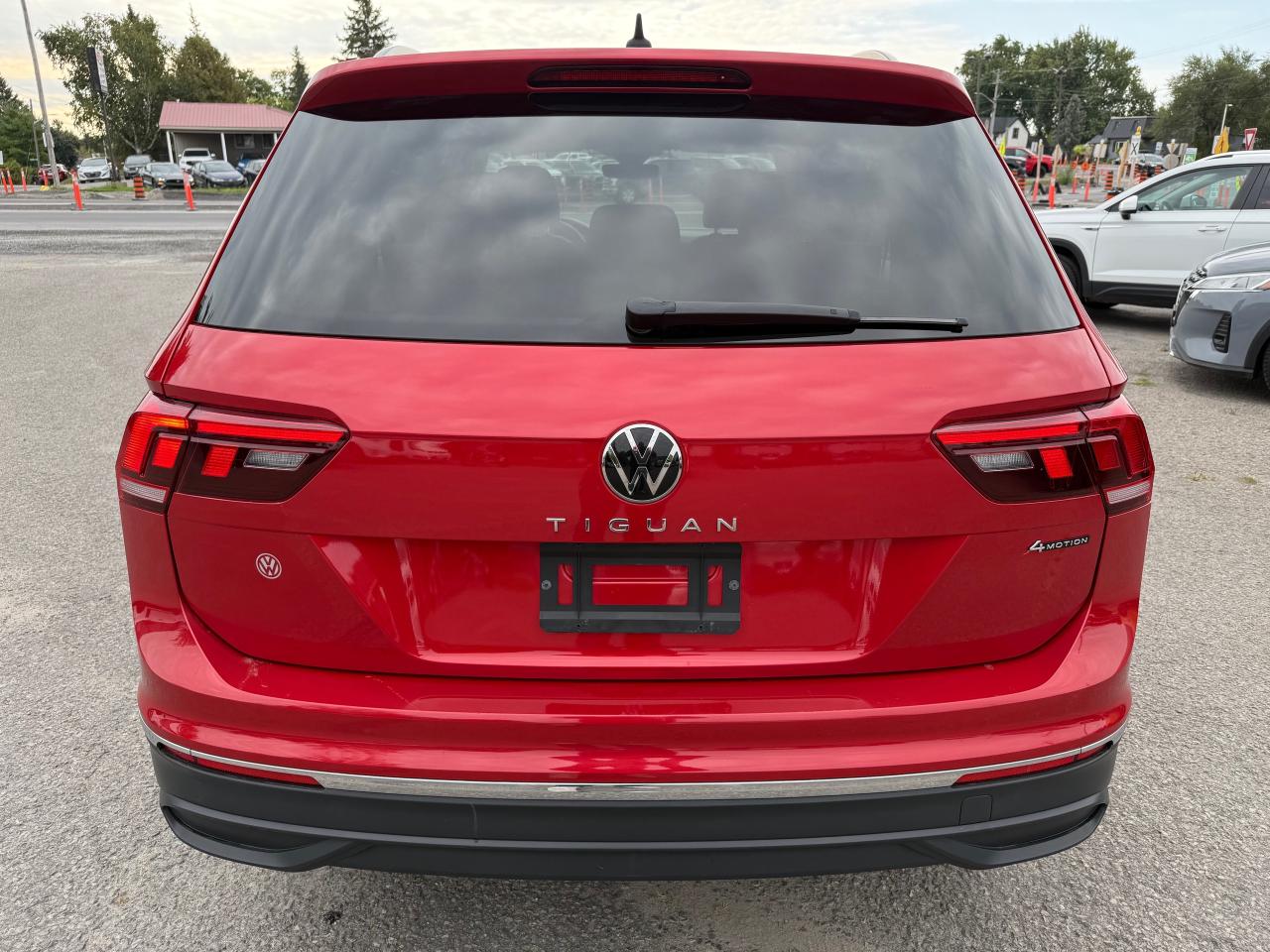 2022 Volkswagen Tiguan Comfortline Leather! Pano Roof! AutoStart! Photo