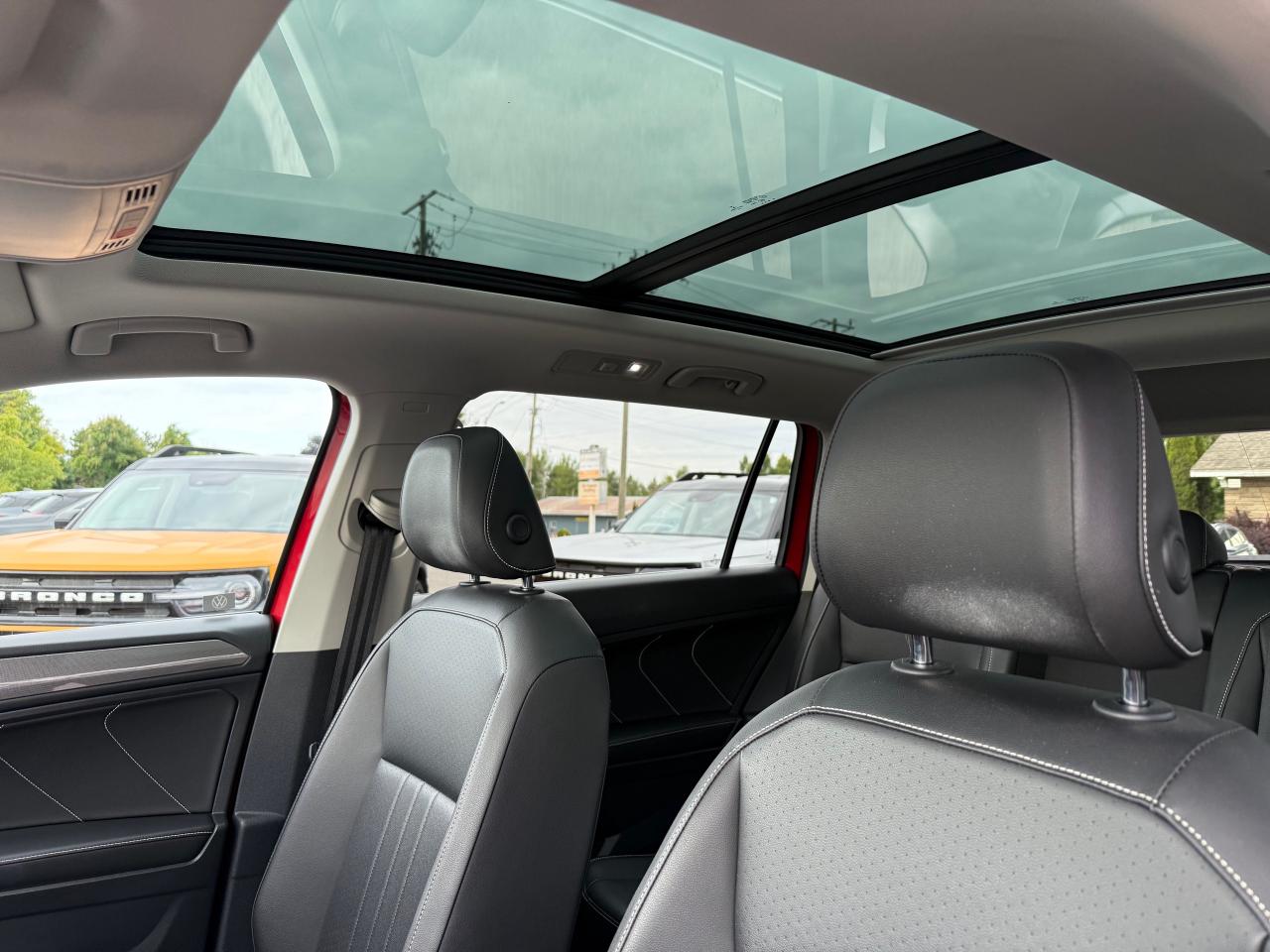 2022 Volkswagen Tiguan Comfortline Leather! Pano Roof! AutoStart! Photo