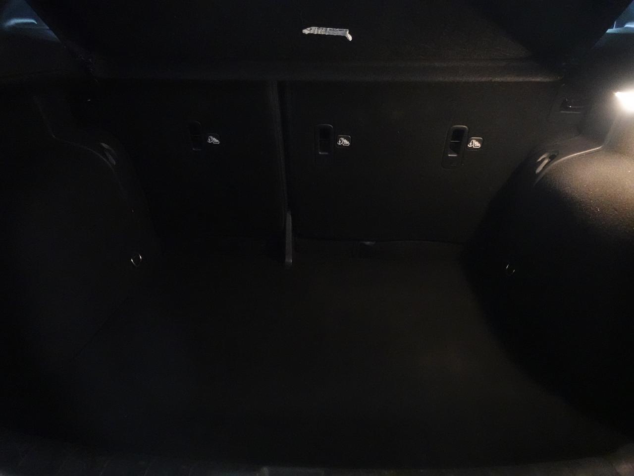 2021 Nissan Kicks SR | Leather | 360 Camera | Heated Seats | CarPlay Photo