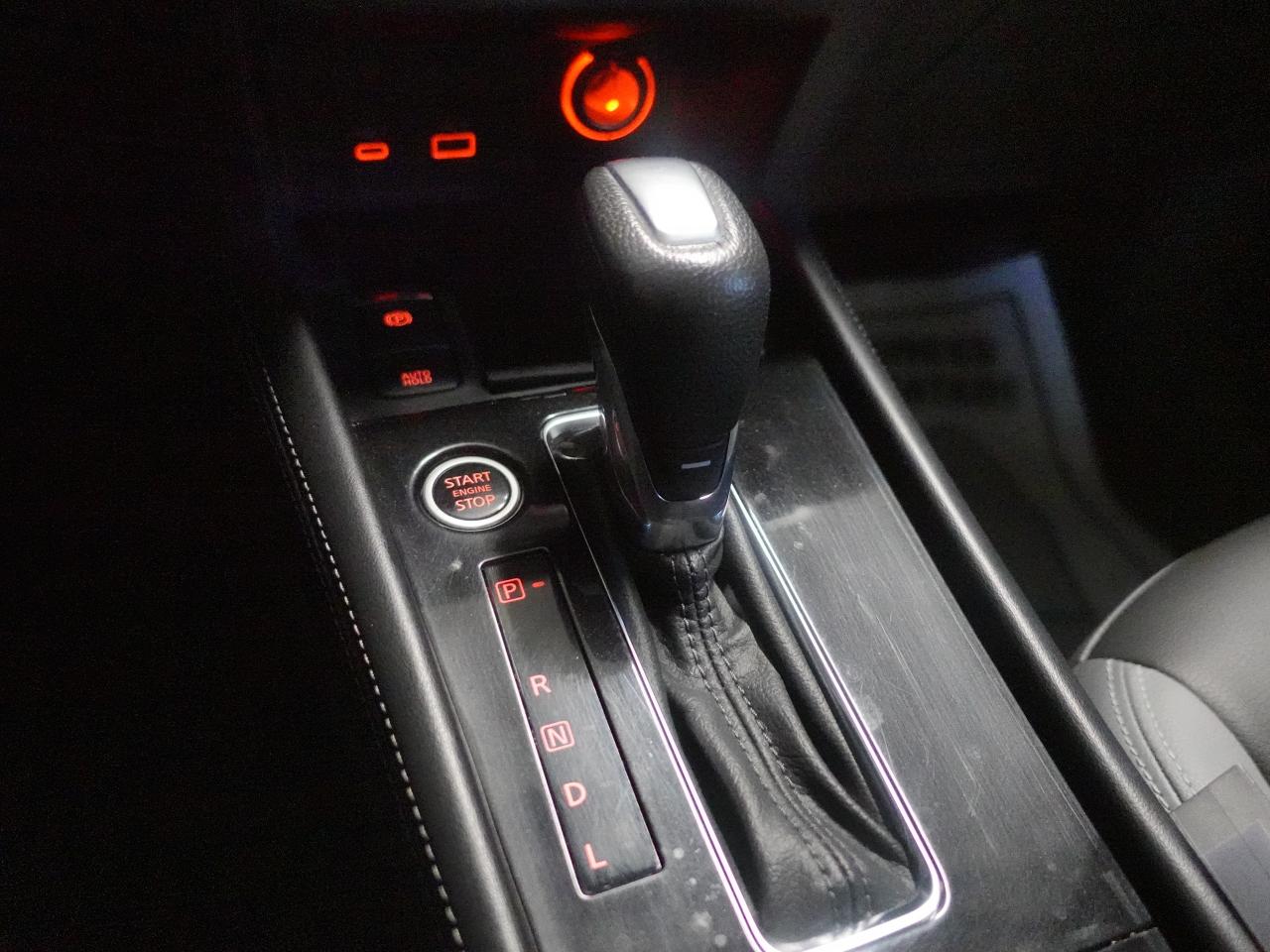 2021 Nissan Kicks SR | Leather | 360 Camera | Heated Seats | CarPlay Photo