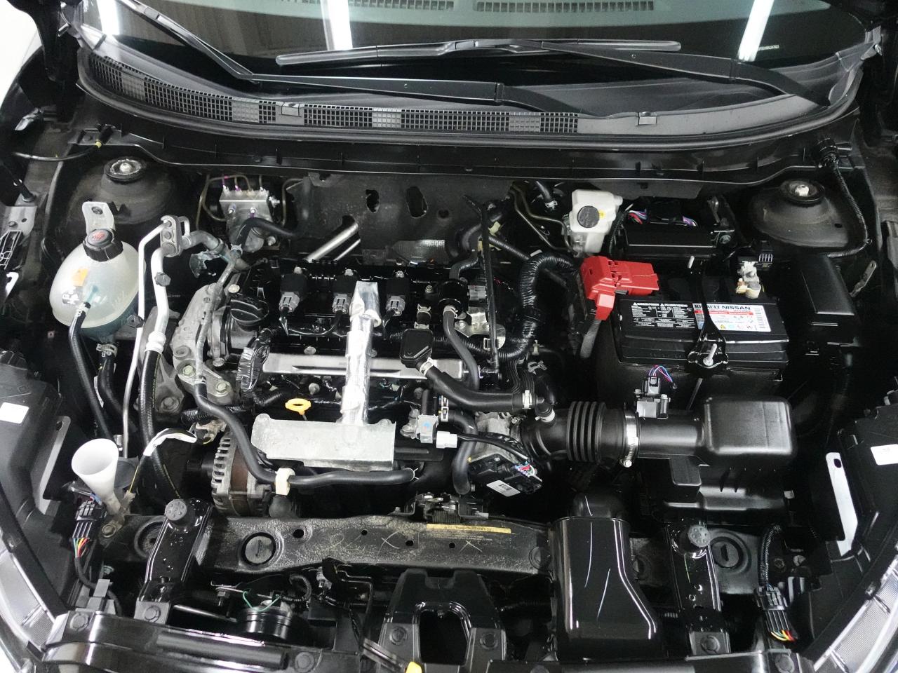 2021 Nissan Kicks SR | Leather | 360 Camera | Heated Seats | CarPlay Photo