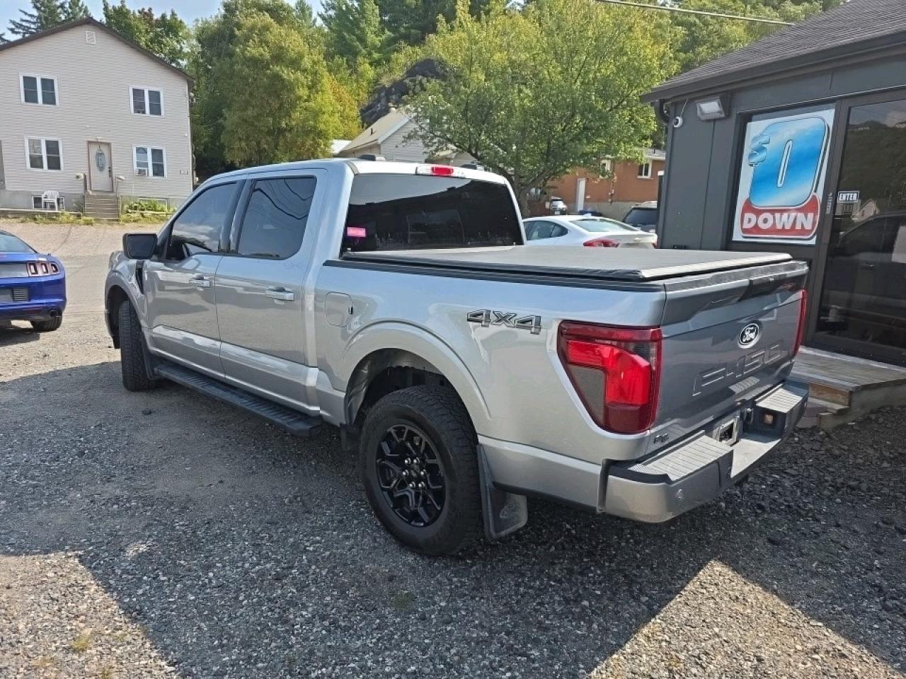 2025 Ford F-150 SUPERCREW XLT Photo2