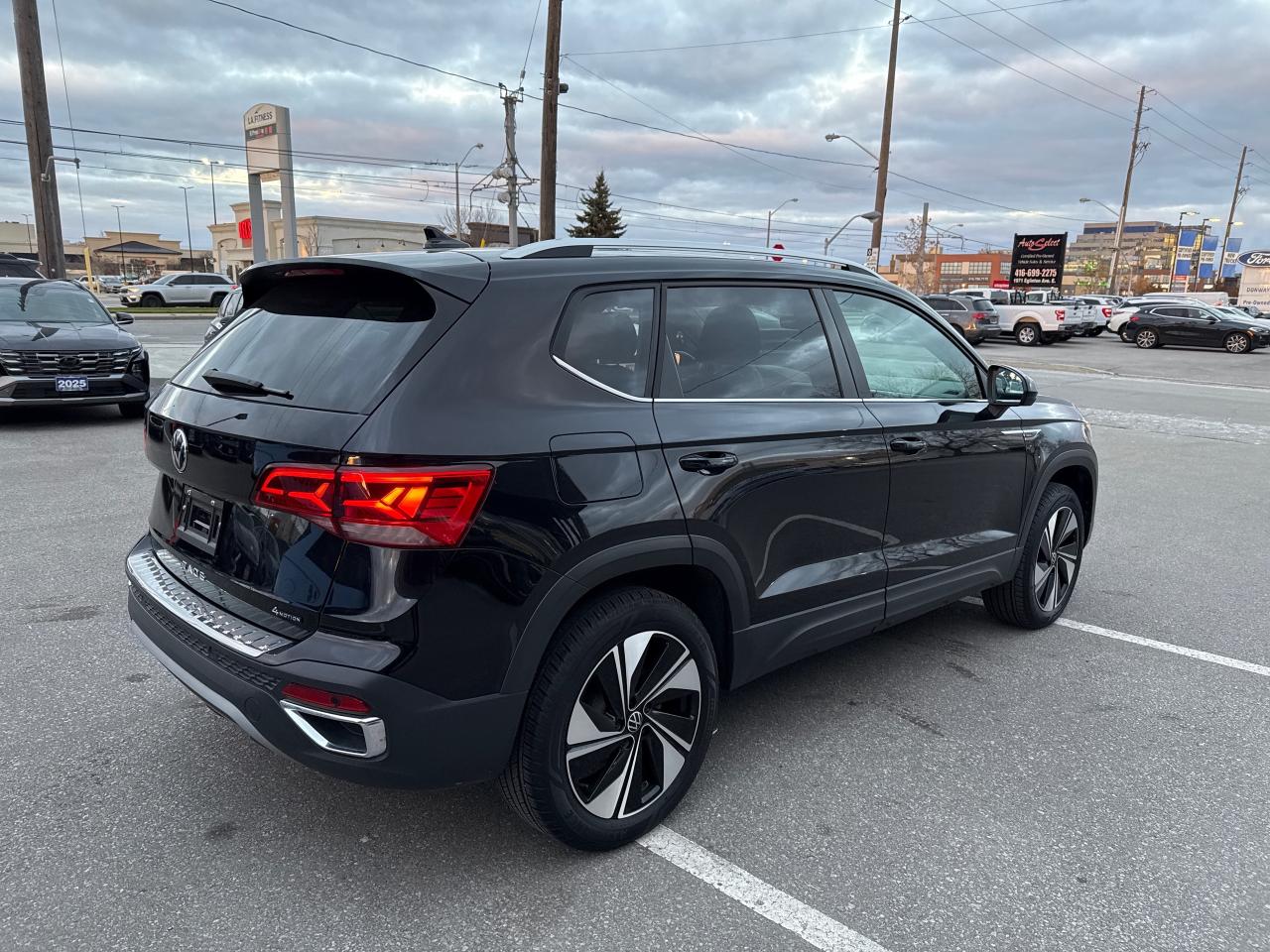 2024 Volkswagen Taos Highline Photo