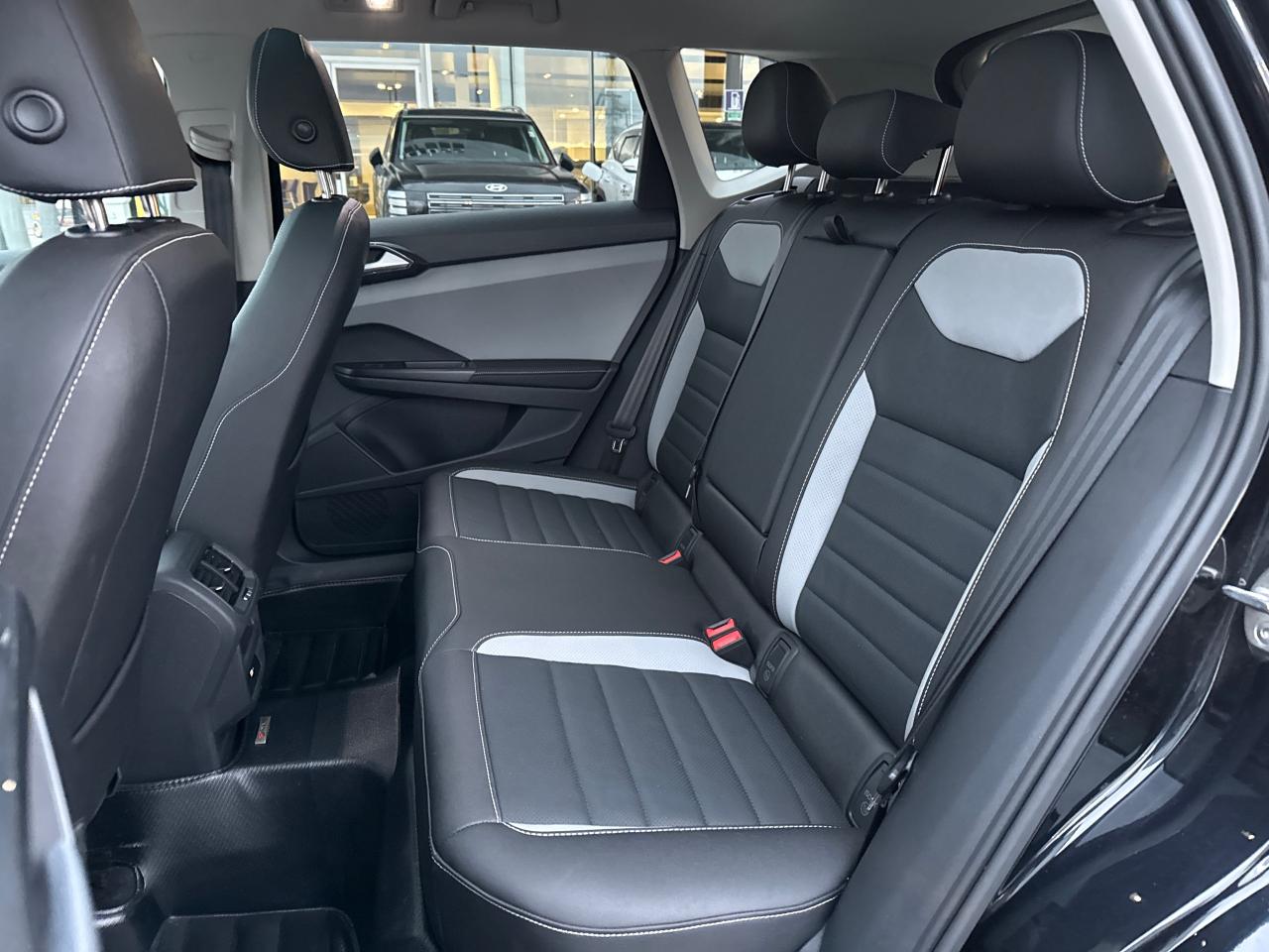 2024 Volkswagen Taos Highline Photo