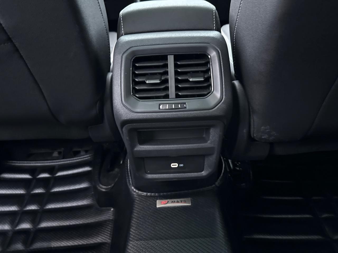 2024 Volkswagen Taos Highline Photo