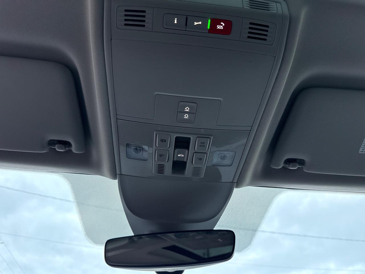 2024 Volkswagen Taos Highline Photo