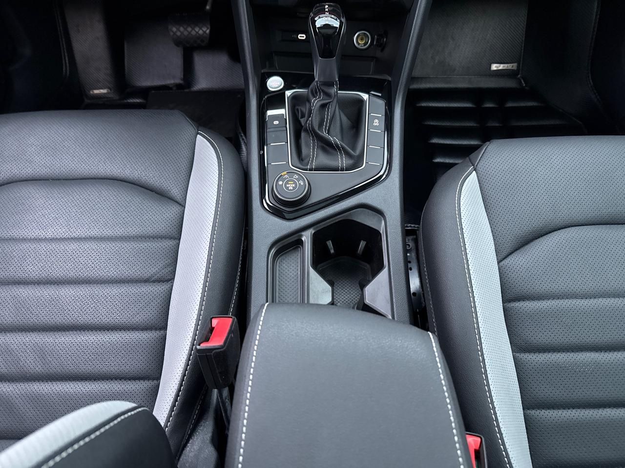 2024 Volkswagen Taos Highline Photo