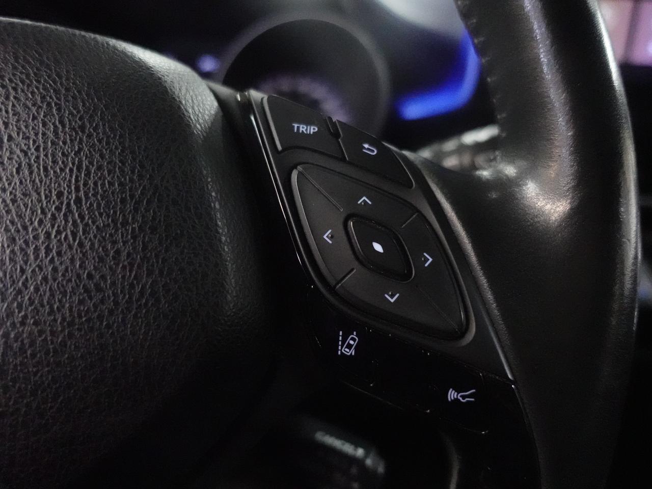 2020 Toyota C-HR XLE PREMIUM | LaneDep | Heated Seats | CarPlay