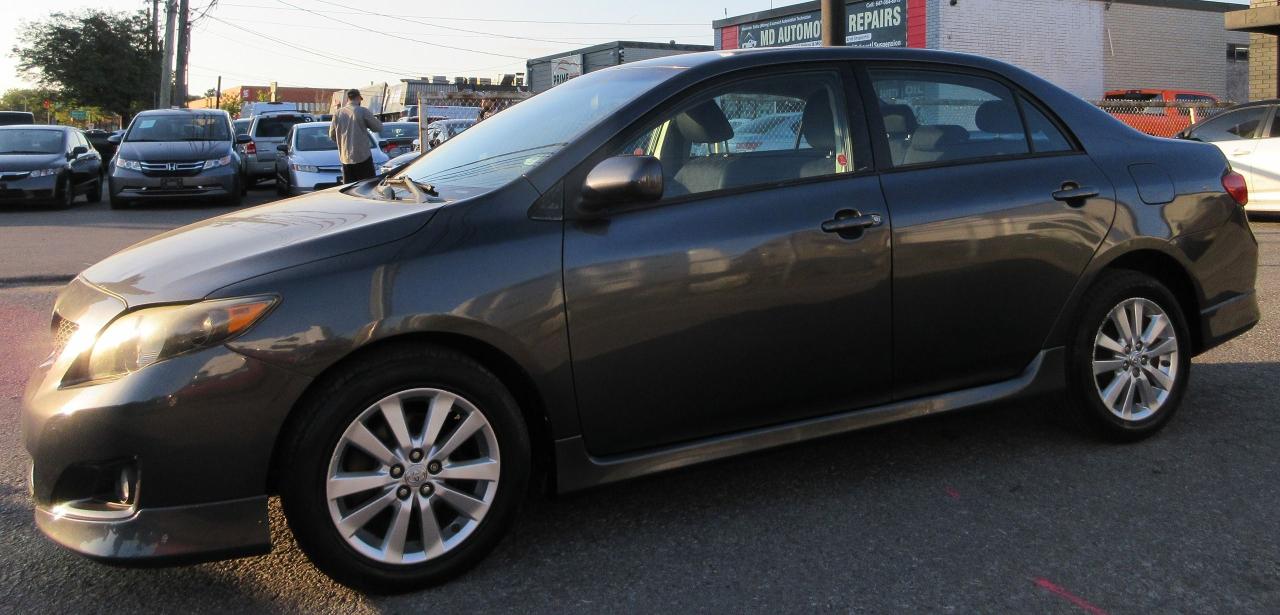 2010 Toyota Corolla CE Photo2