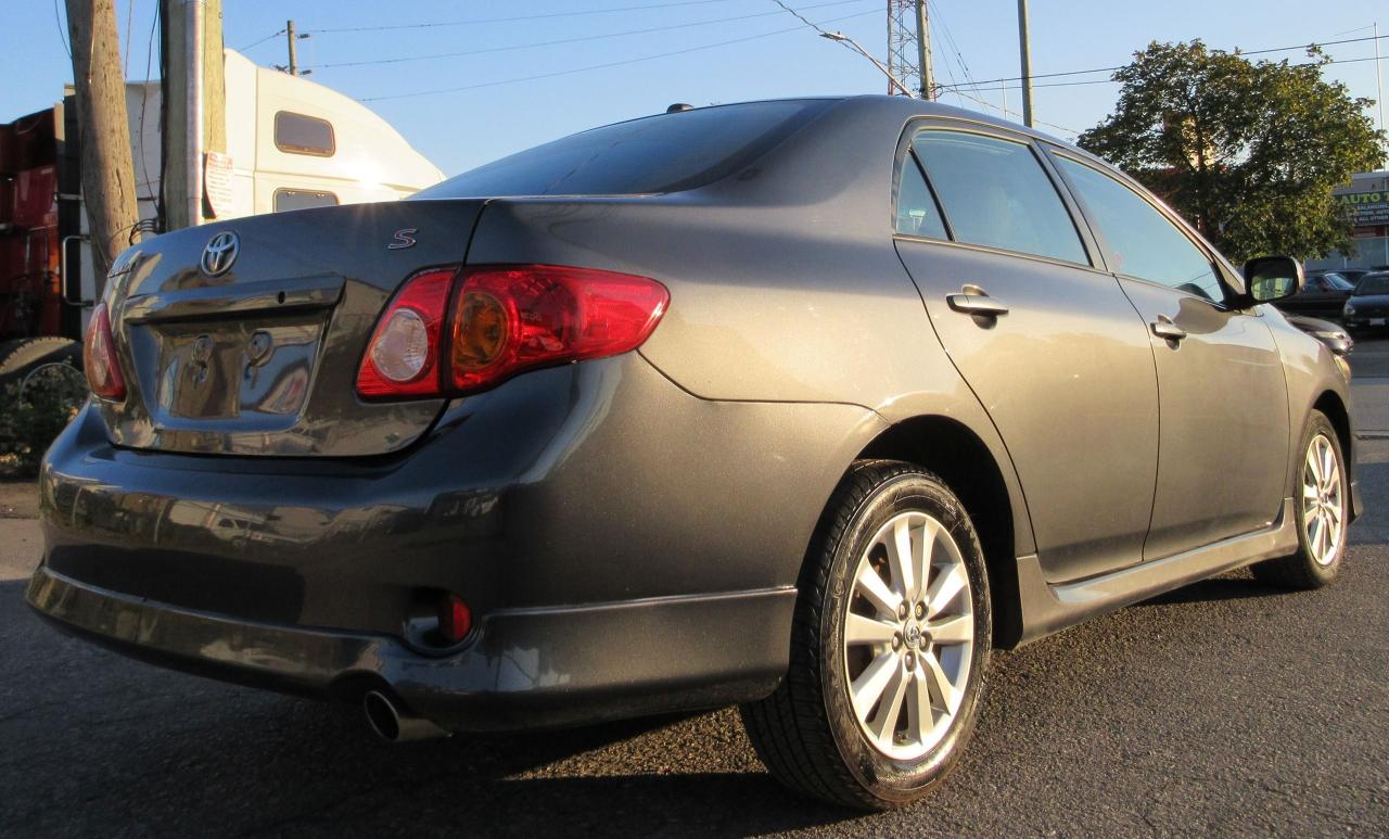 2010 Toyota Corolla CE Photo4