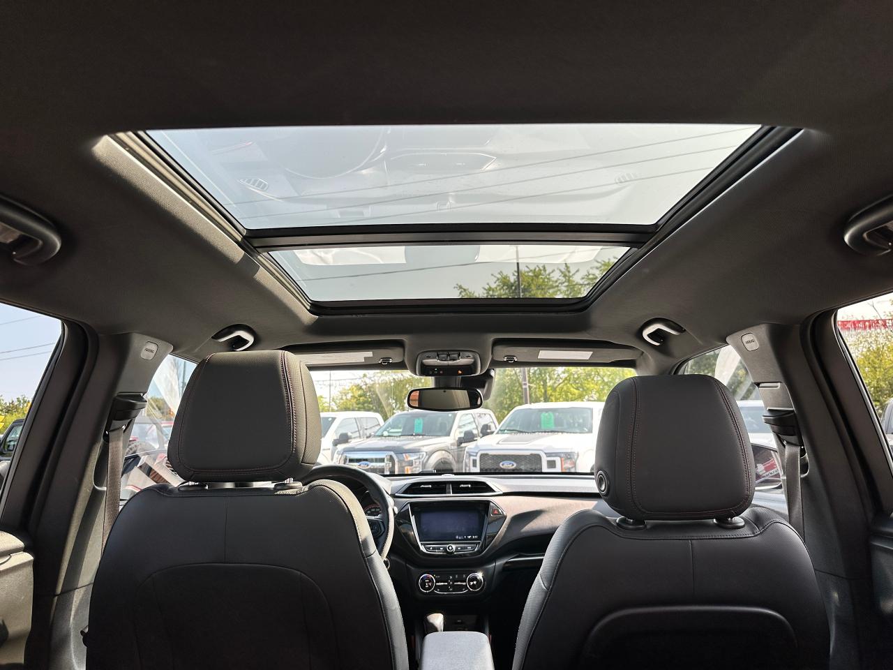 2022 Chevrolet TrailBlazer RS AWD HTD Cloth Sunroof XM CarPlay RemStart Alloy Photo