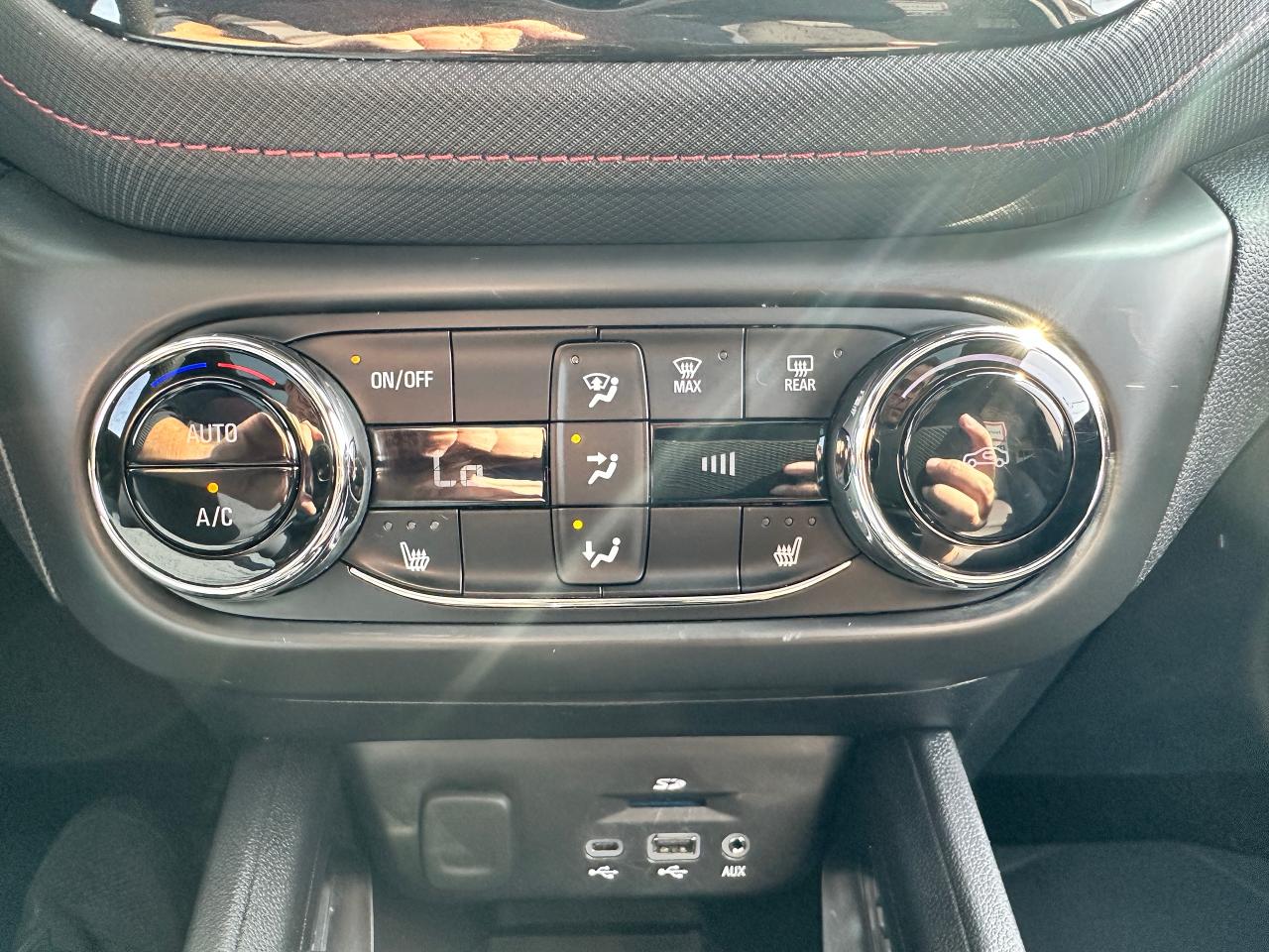 2022 Chevrolet TrailBlazer RS AWD HTD Cloth Sunroof XM CarPlay RemStart Alloy Photo