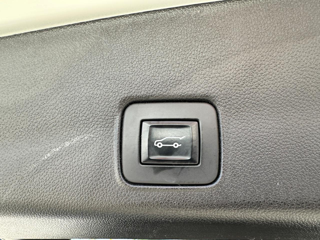 2022 Chevrolet TrailBlazer RS AWD HTD Cloth Sunroof XM CarPlay RemStart Alloy Photo