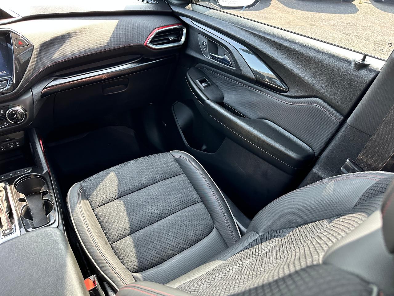 2022 Chevrolet TrailBlazer RS AWD HTD Cloth Sunroof XM CarPlay RemStart Alloy Photo