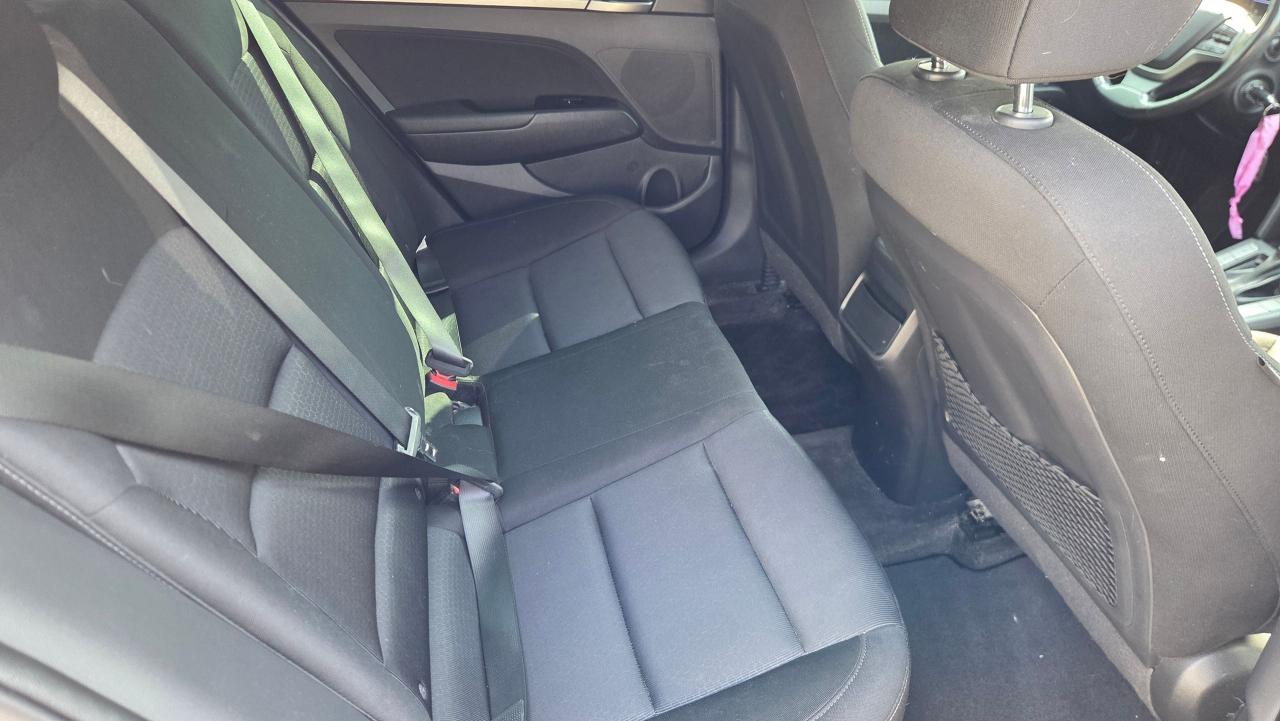 2018 Hyundai Elantra GL - Photo #8