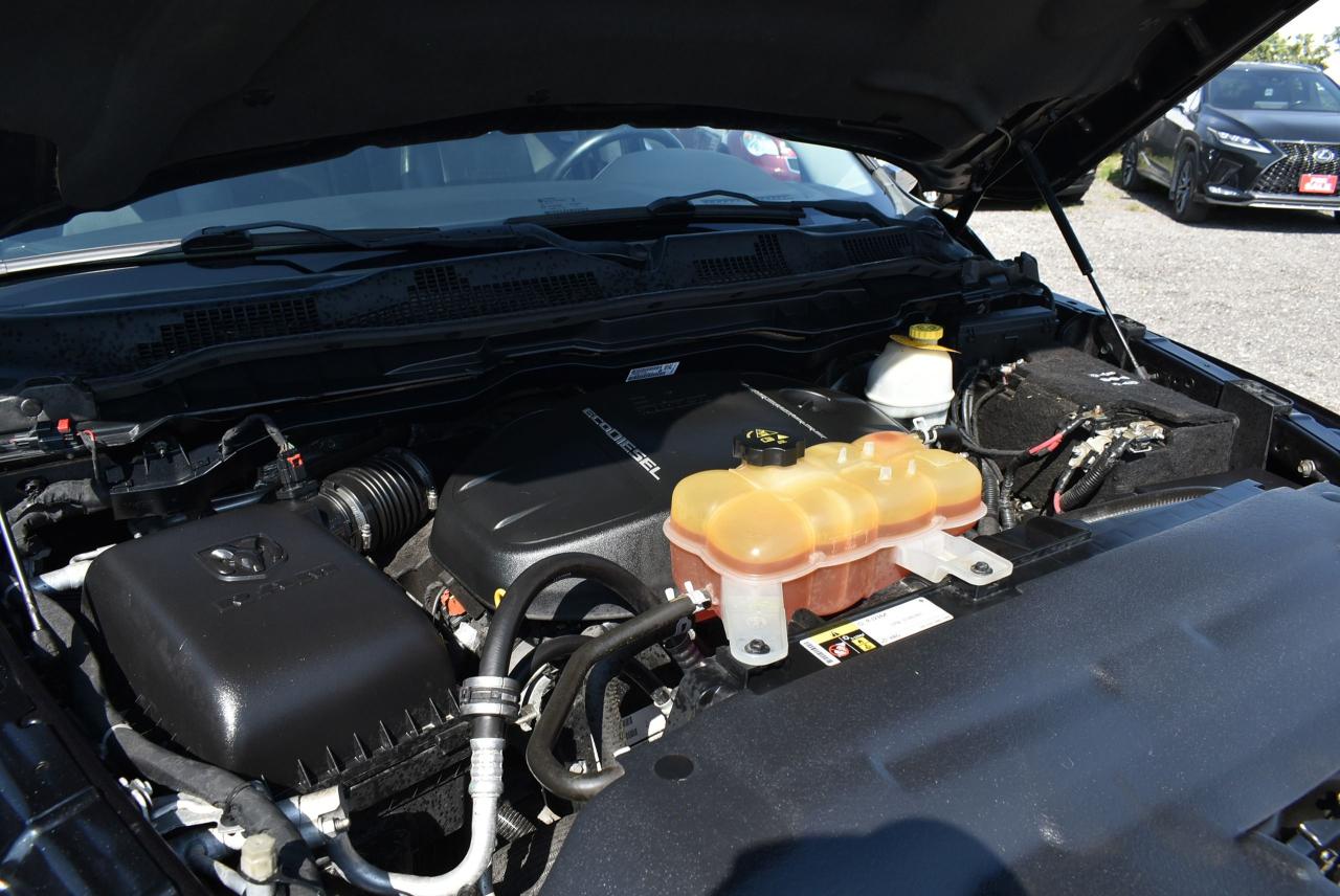 2015 RAM 1500 Laramie - 3.0L ECO DIESEL LOW KM - Photo #10