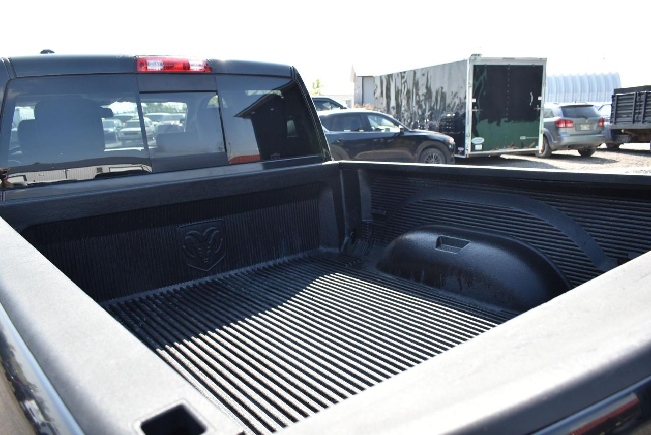 2015 RAM 1500 Laramie - 3.0L ECO DIESEL LOW KM - Photo #16