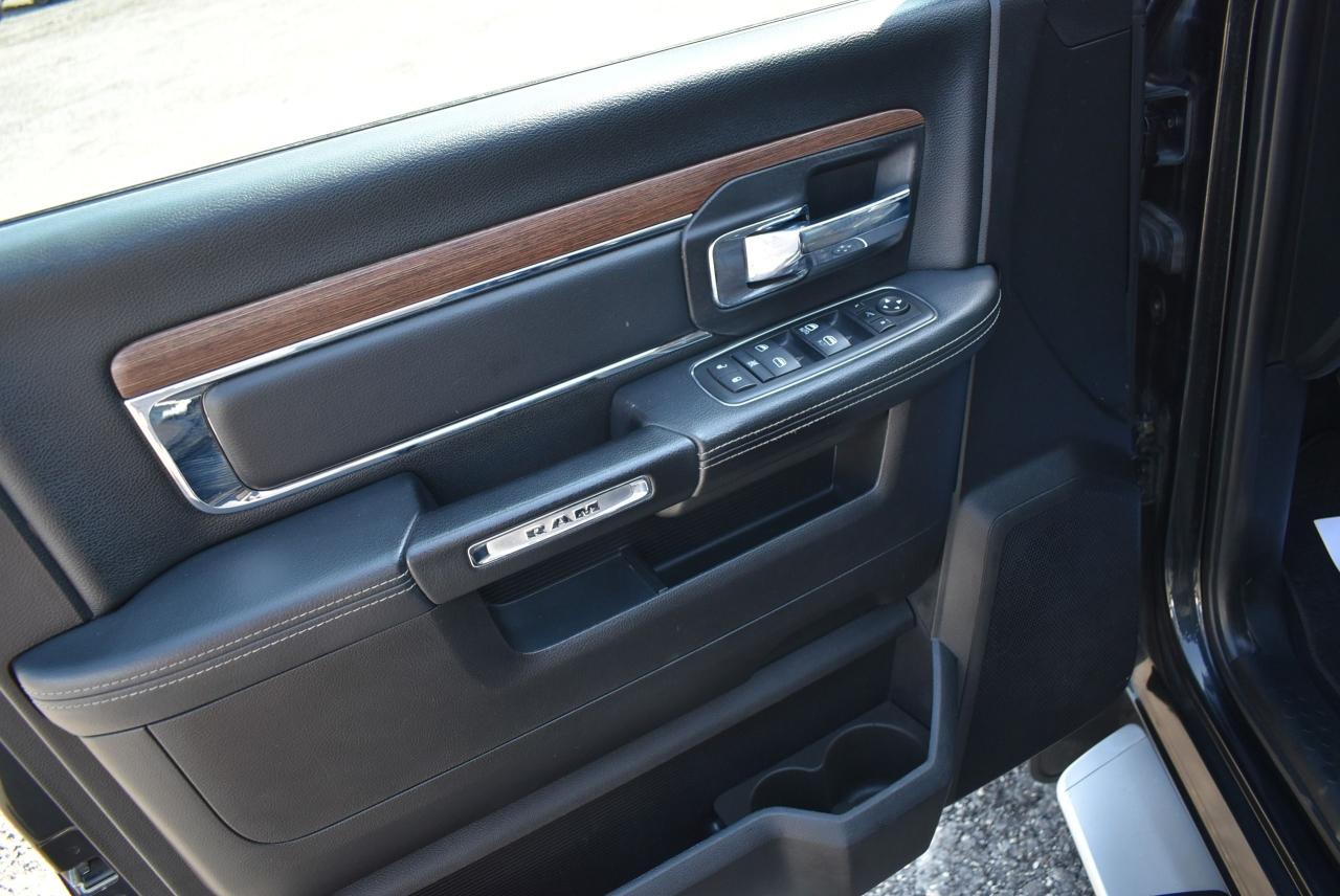 2015 RAM 1500 Laramie - 3.0L ECO DIESEL LOW KM - Photo #18