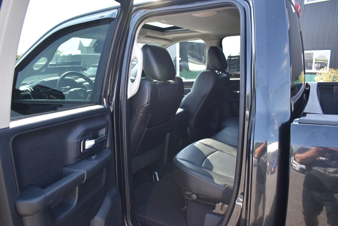 2015 RAM 1500 Laramie - 3.0L ECO DIESEL LOW KM - Photo #24