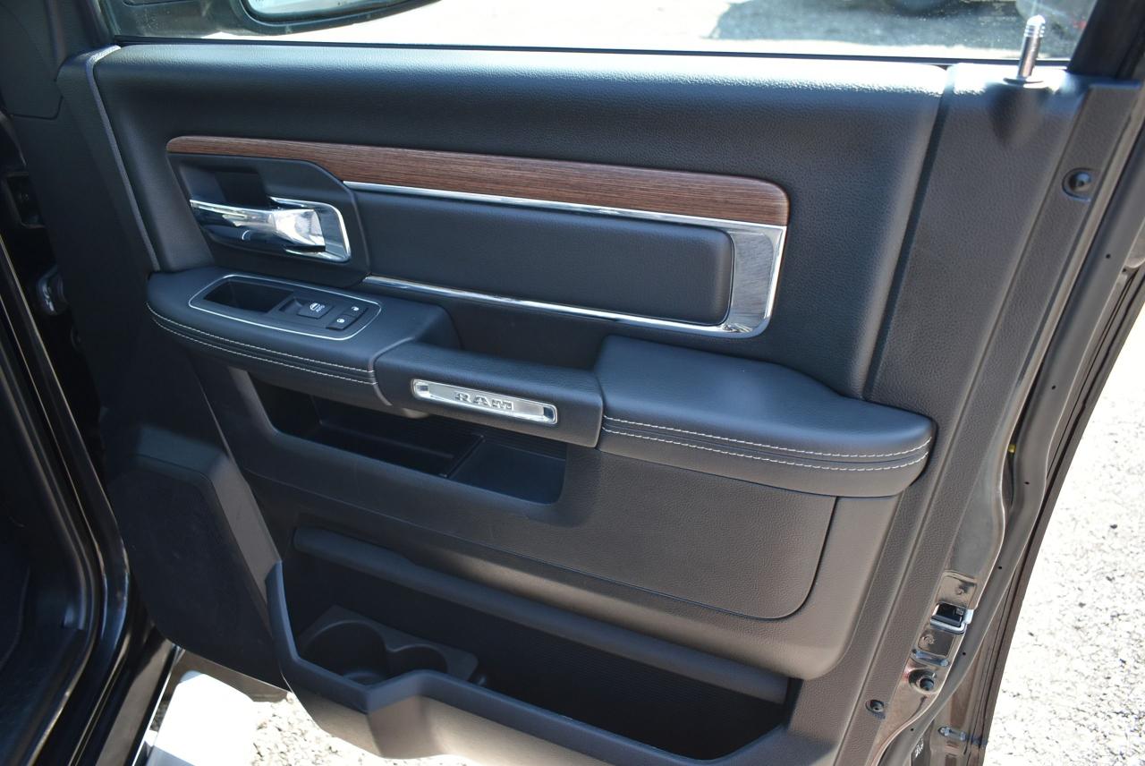 2015 RAM 1500 Laramie - 3.0L ECO DIESEL LOW KM - Photo #27