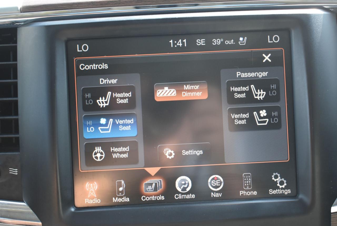2015 RAM 1500 Laramie - 3.0L ECO DIESEL LOW KM - Photo #42