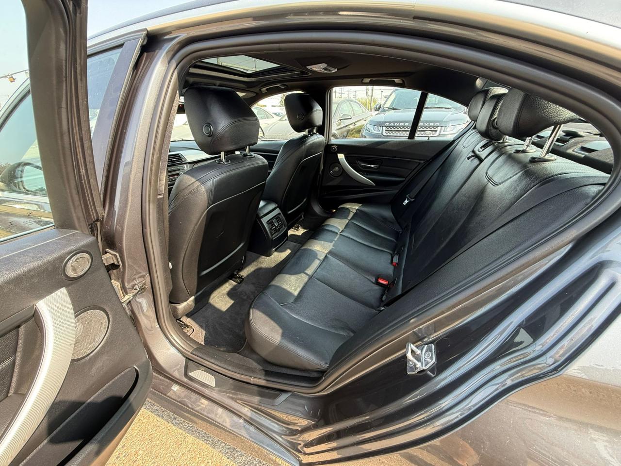 2015 BMW 3 Series 335i xDrive | M PACKAGE | ALL CREDIT ACCEPTED!! - Photo #16