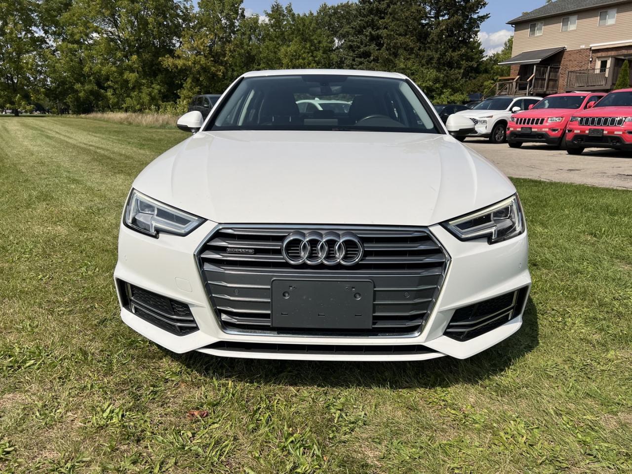 2018 Audi A4 2.0T Progressiv quattro Sedan *Navigation / sunroof - Photo #2