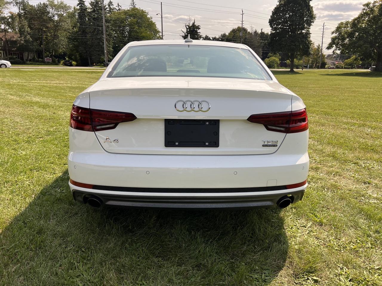 2018 Audi A4 2.0T Progressiv quattro Sedan *Navigation / sunroof Photo