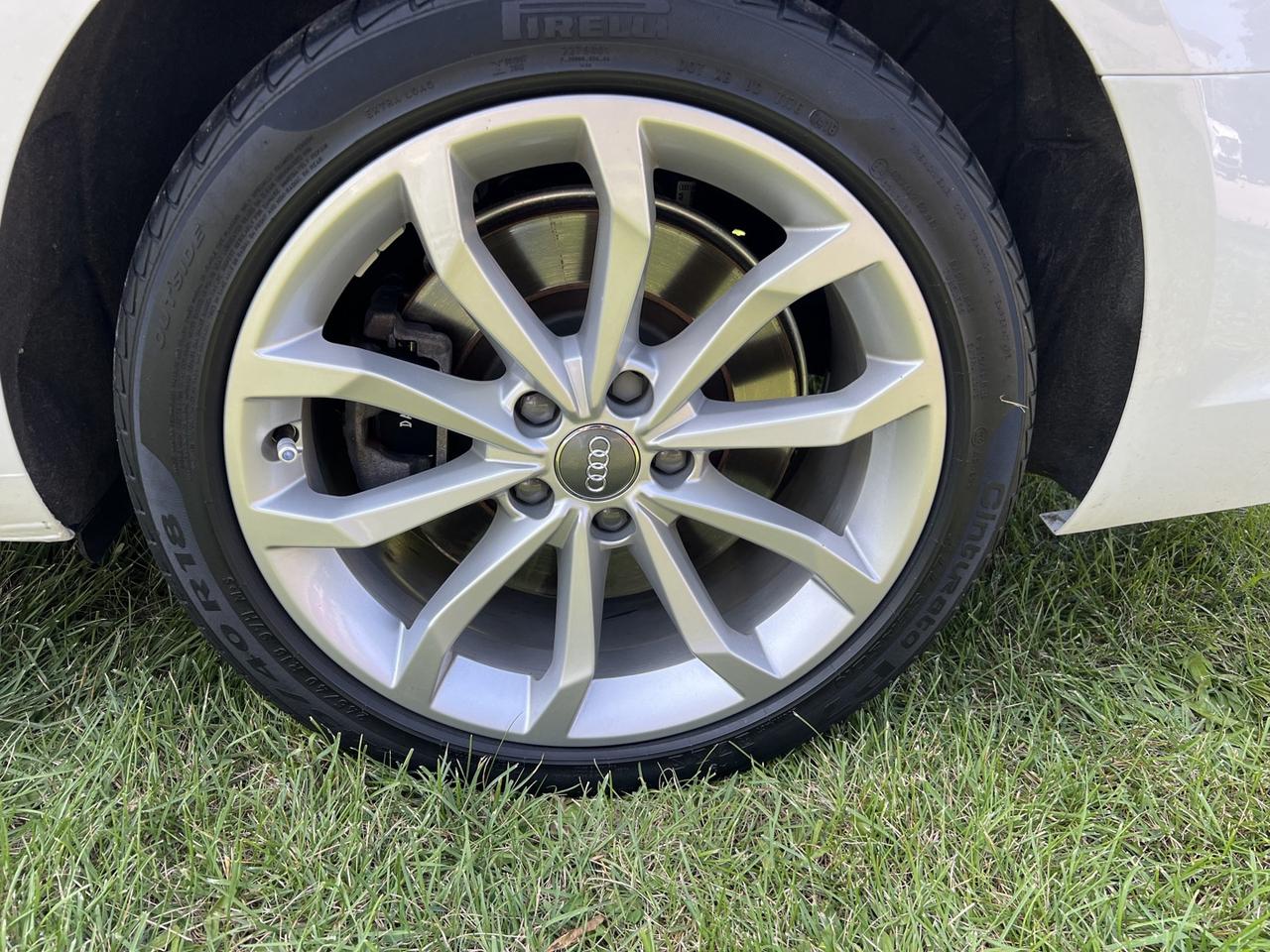 2018 Audi A4 2.0T Progressiv quattro Sedan *Navigation / sunroof Photo