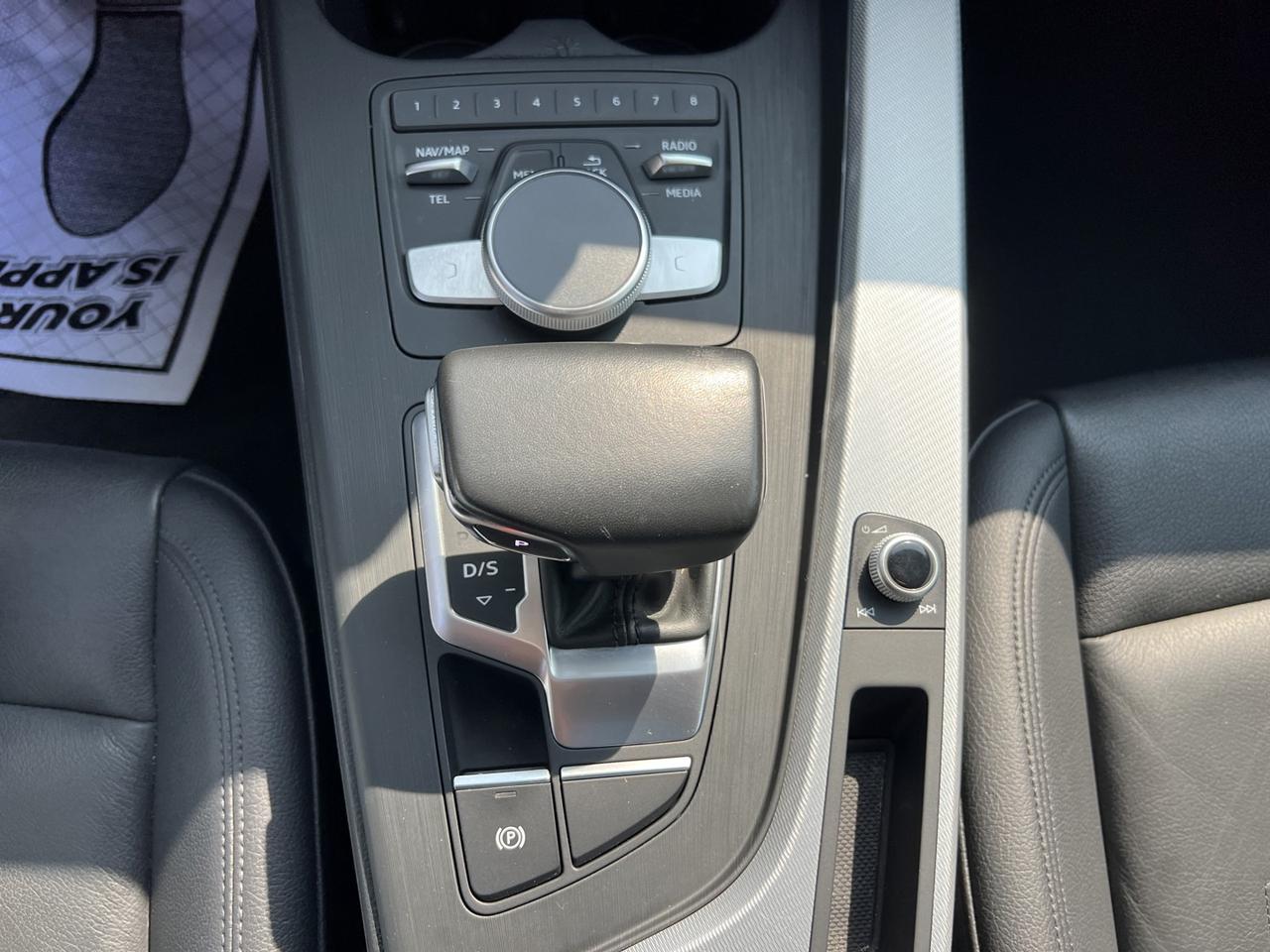 2018 Audi A4 2.0T Progressiv quattro Sedan *Navigation / sunroof Photo