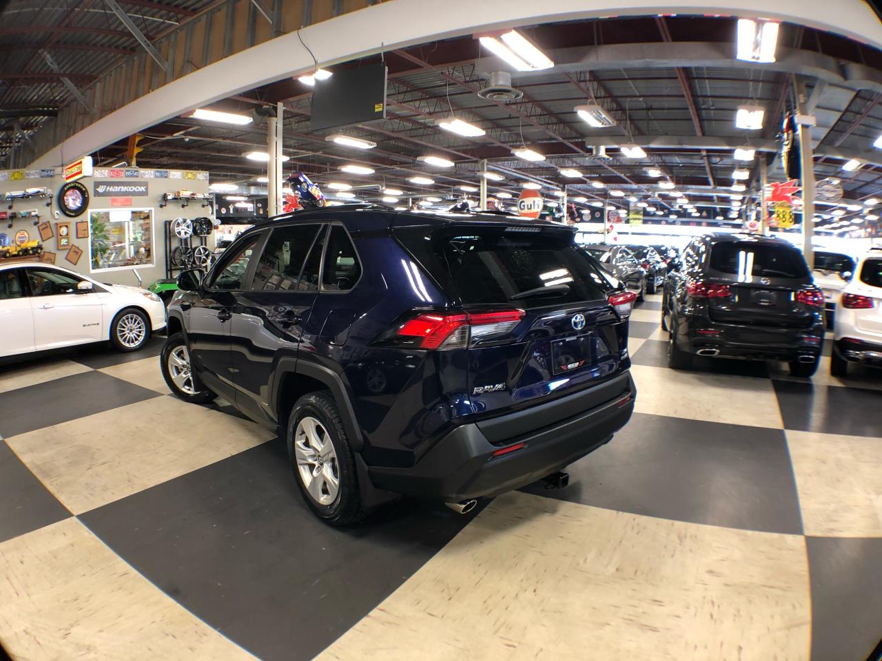 2019 Toyota RAV4 XLE HYBRID AWD P/SUNROOF L/ASSIST B/SPOT CAMERA Photo4
