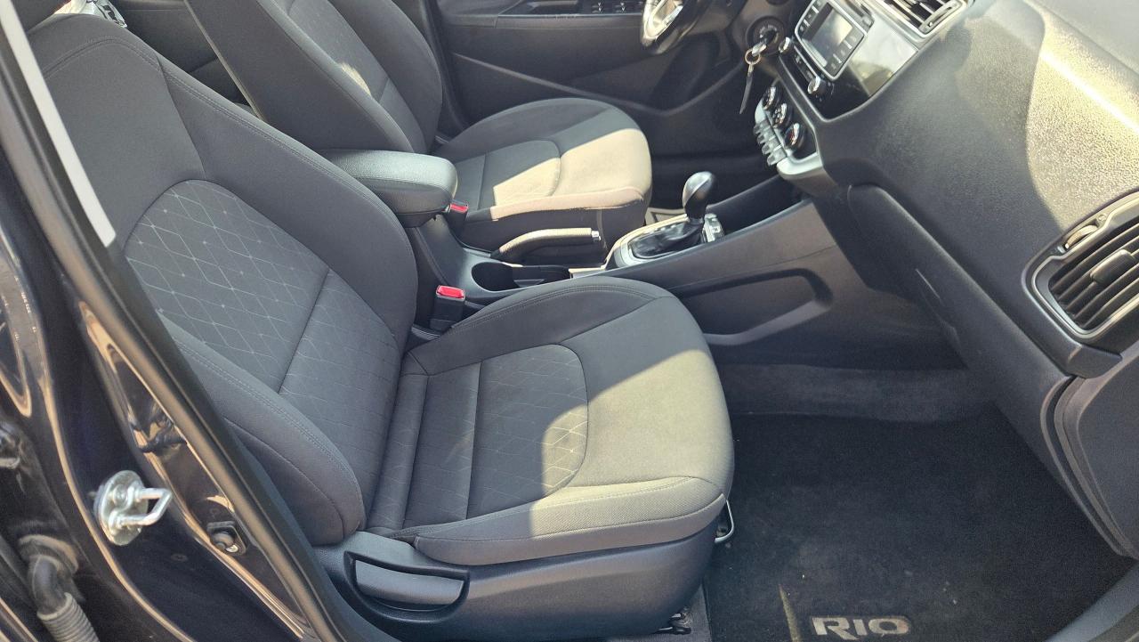 2016 Kia Rio EX+ w/Sunroof/Backup Cam/Winter tires/rims - Photo #8