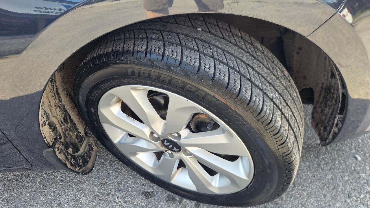 2016 Kia Rio EX+ w/Sunroof/Backup Cam/Winter tires/rims - Photo #21