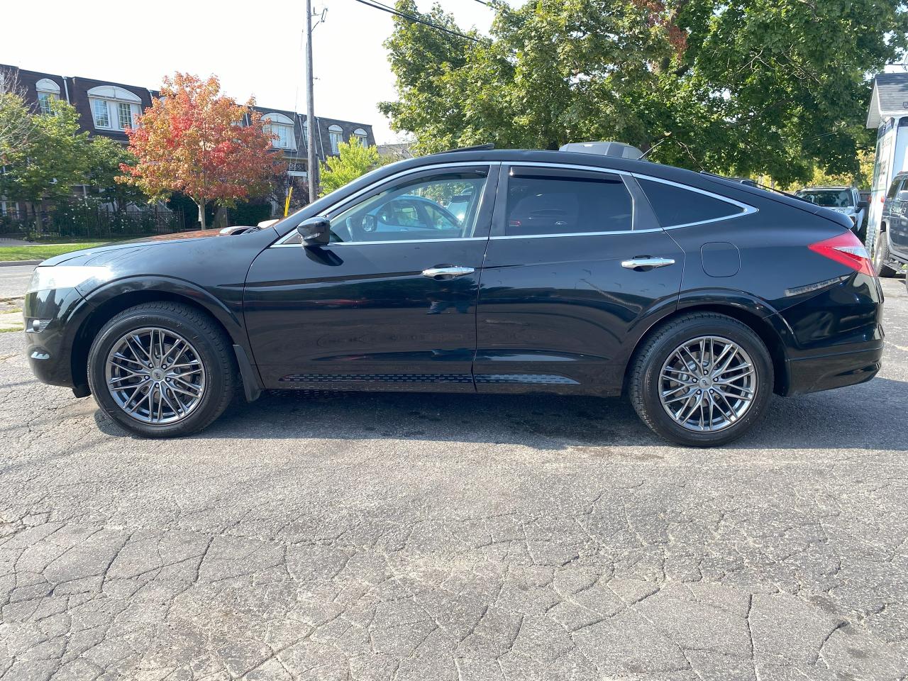 2011 Honda Accord Crosstour EX-L/AWD/Navi/Leather/Sunroof/Automatic - Photo #2