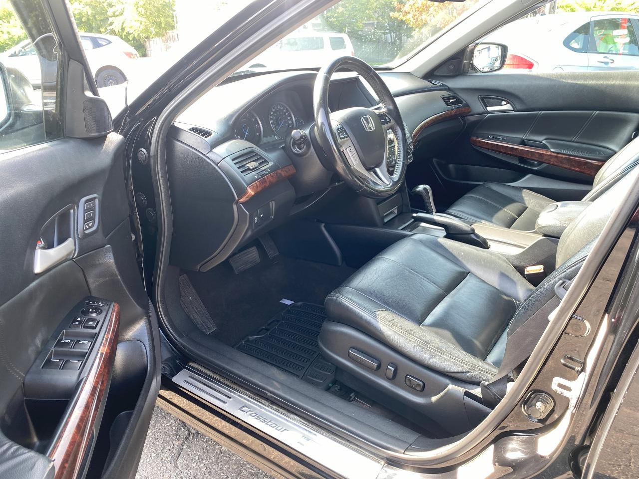 2011 Honda Accord Crosstour EX-L/AWD/Navi/Leather/Sunroof/Automatic - Photo #11