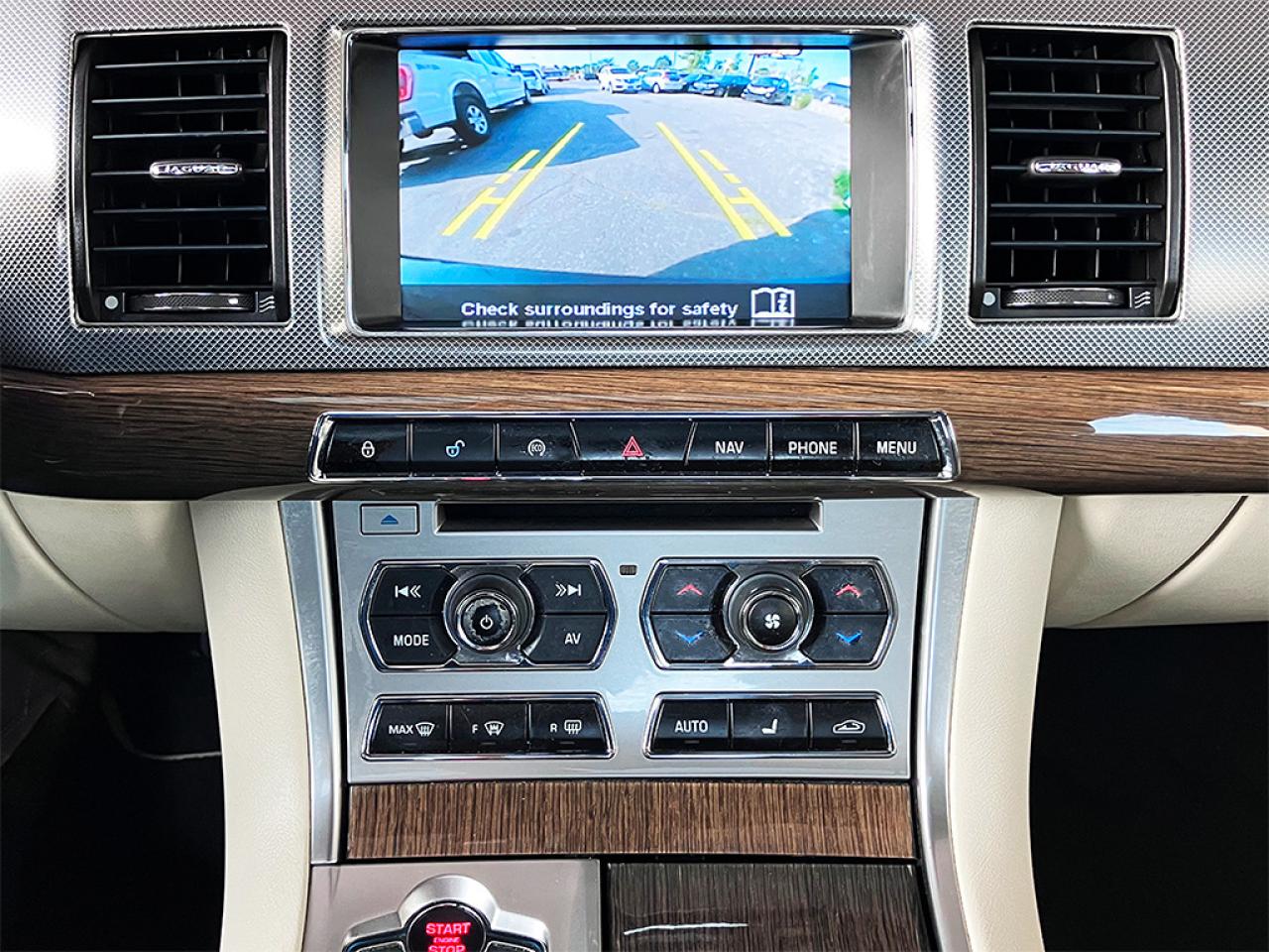 2015 Jaguar XF XFR|5.0L V8|510hp|NAVI|REARCAM|20in ALLOYS - Photo #3