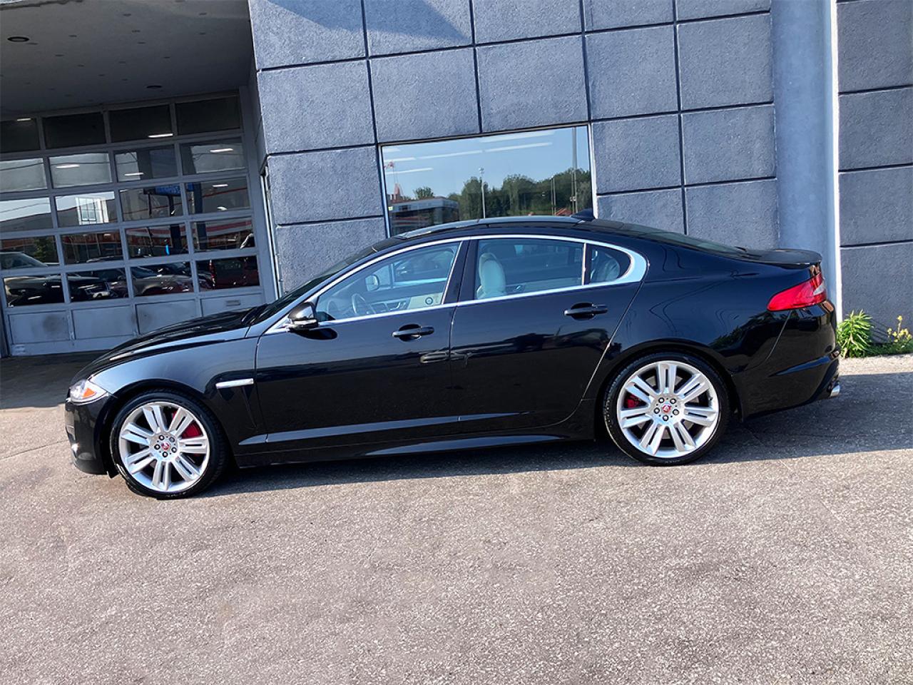 2015 Jaguar XF XFR|5.0L V8|510hp|NAVI|REARCAM|20in ALLOYS - Photo #8