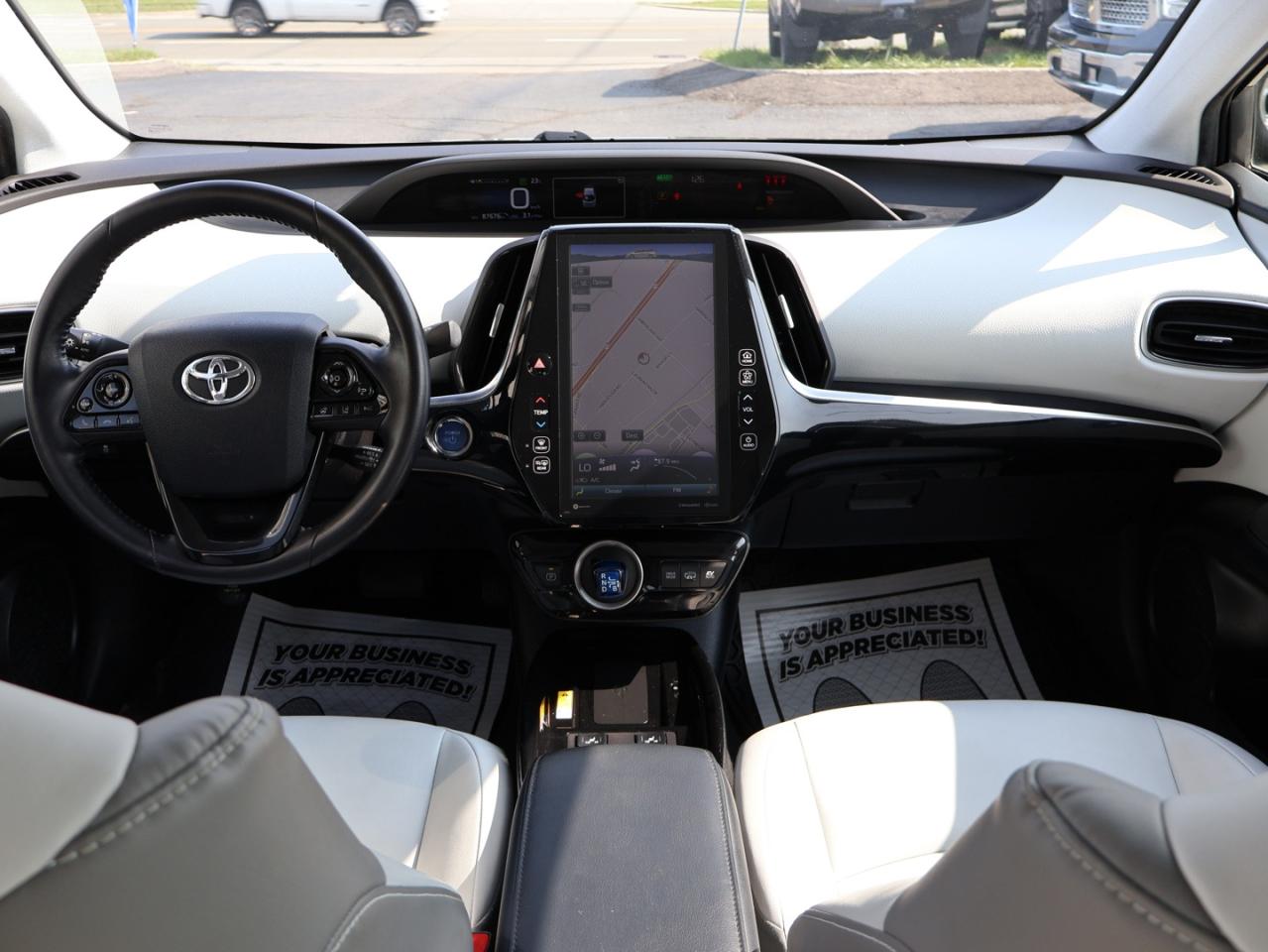 2021 Toyota Prius Prime PLUG-IN UPGRADE CERTIFIED *ACCIDENT FREE* CAMERA NAV BLUETOOTH LEATHER HEATED SEATS CRUISE ALLOYS - Photo #11